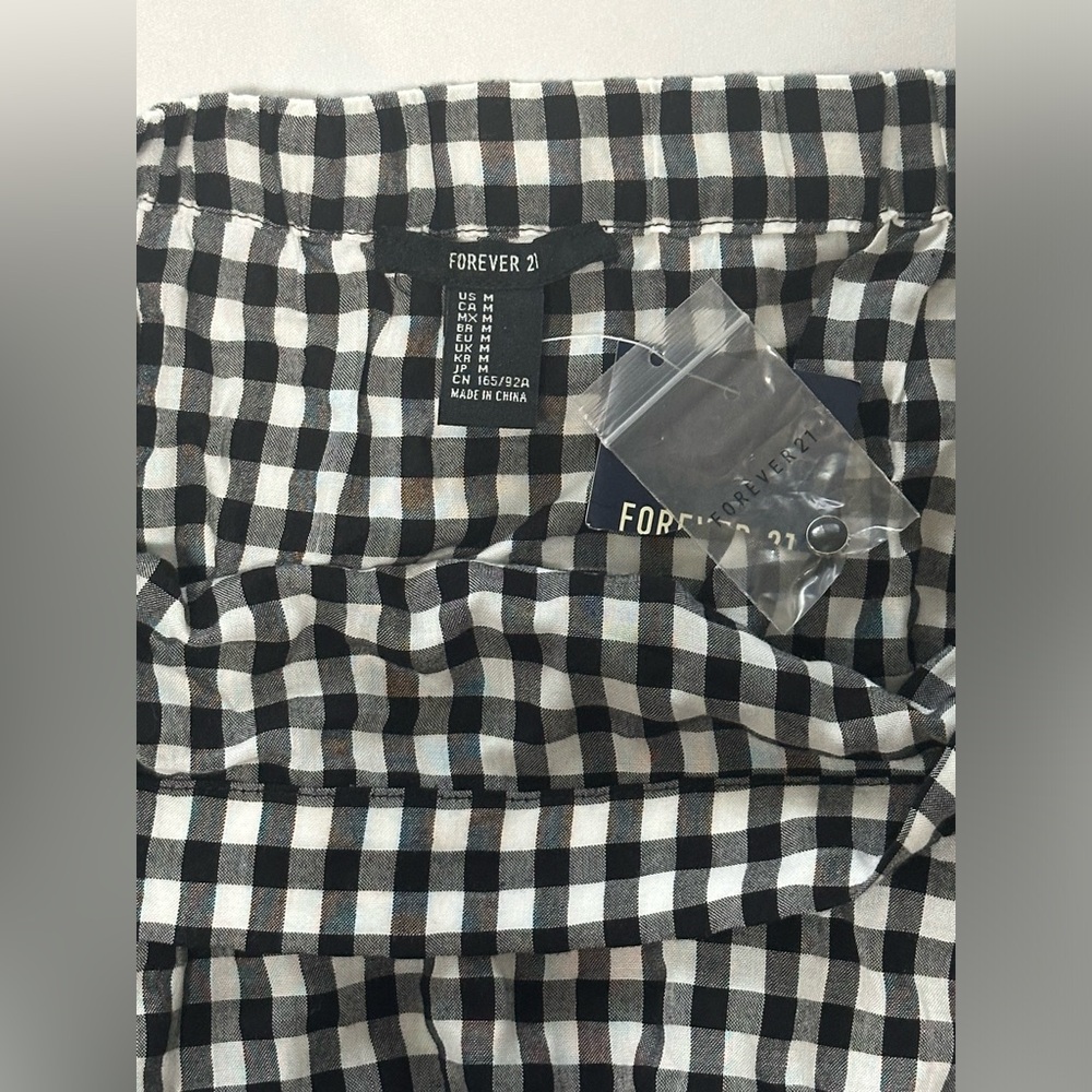 Forever 21 Cropped Buffalo Check Peasant Top w/Tie Front-Size Medium (NWT) - Picture 9 of 9
